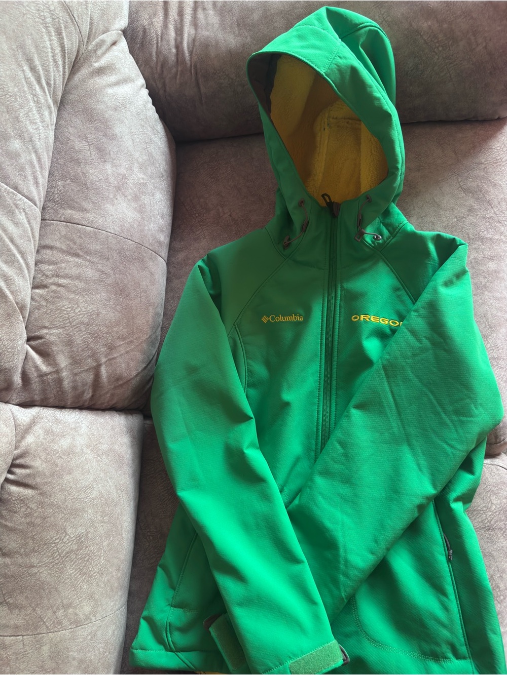 Oregon Ducks Columbia Green Hooded jacket with Yellow Accent